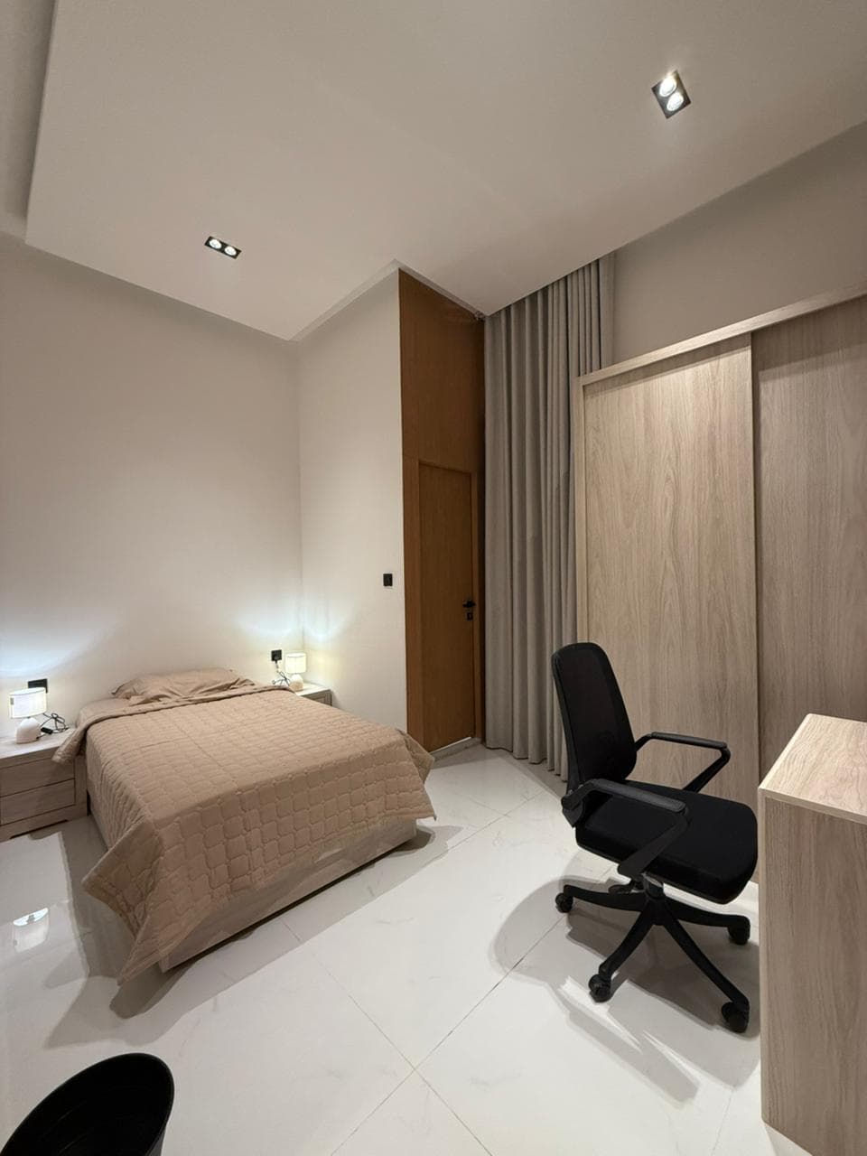 جناح - دورة مياه خاصة