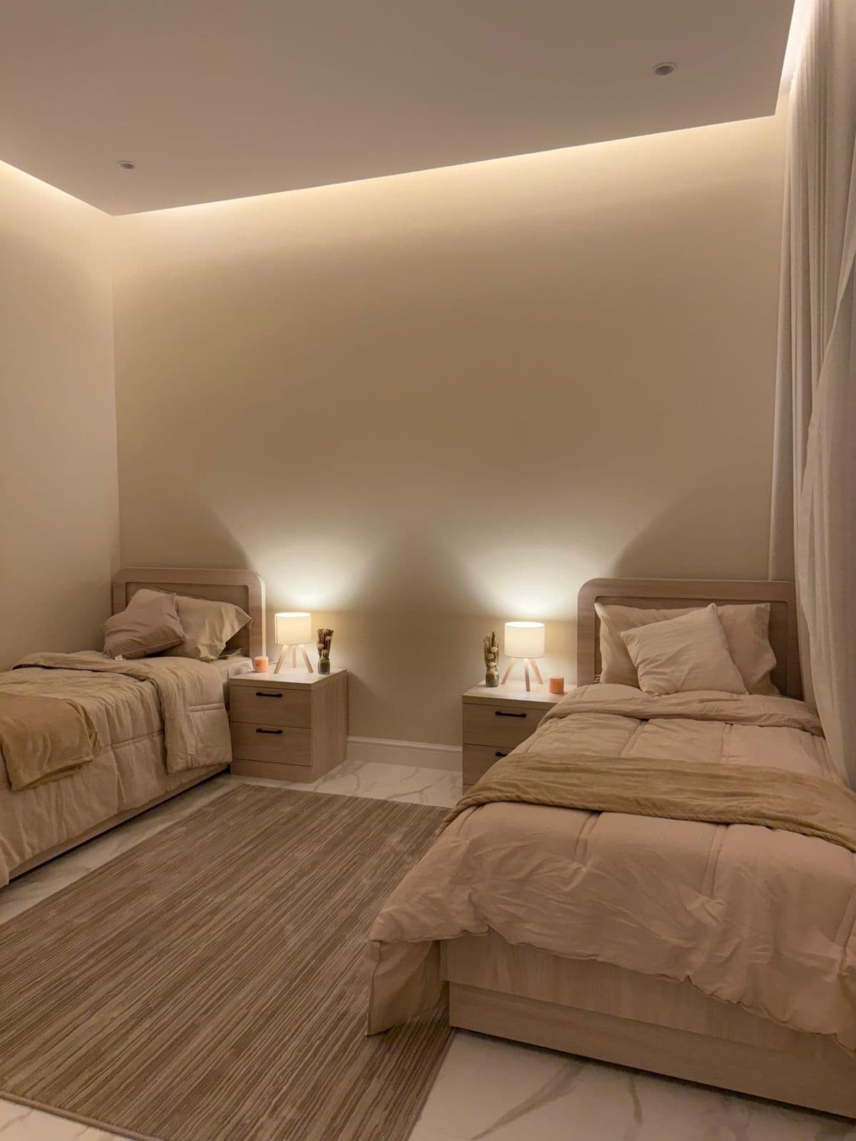 ثنائية - دورة مياه خاصة