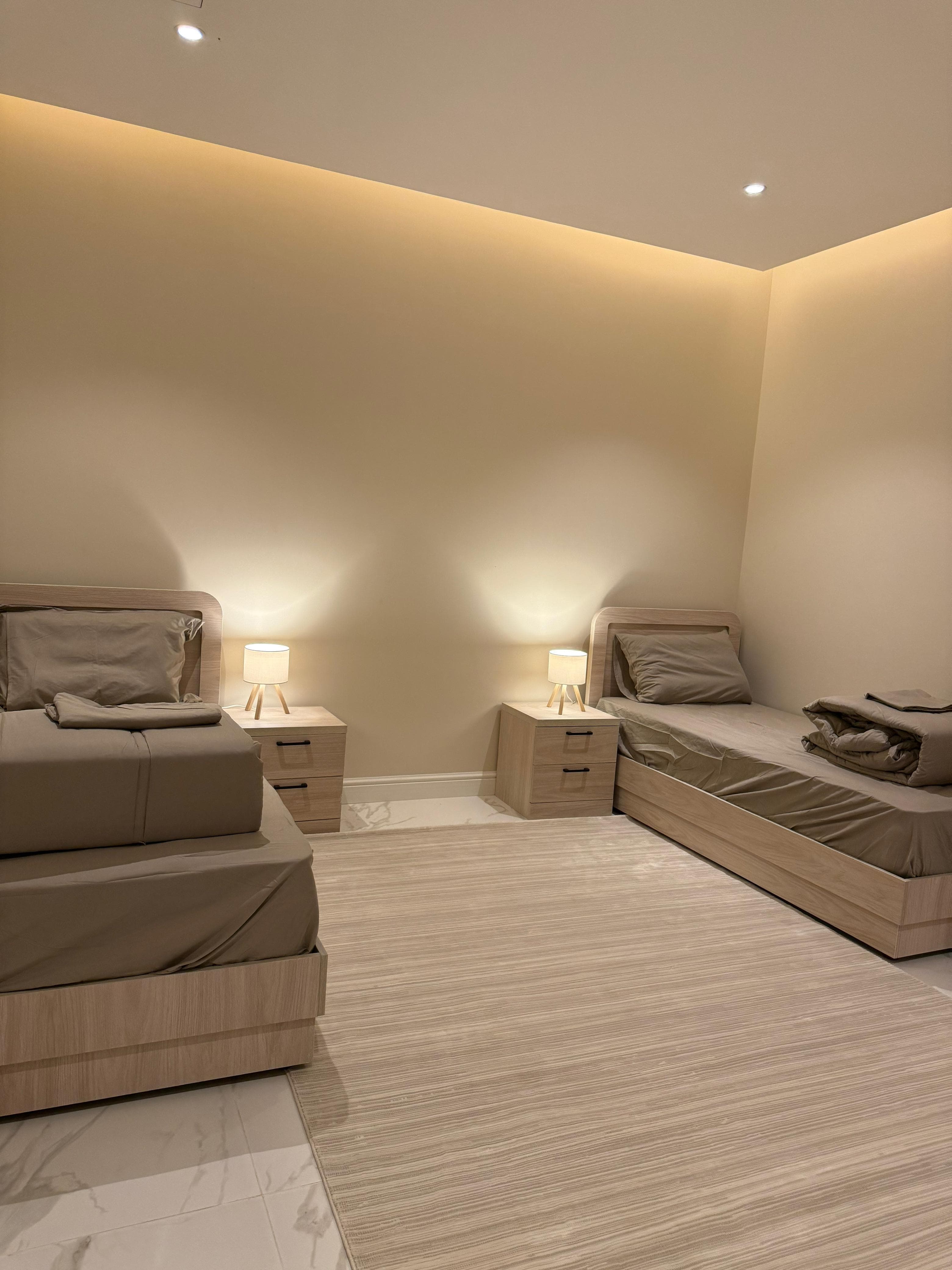 ثنائية - دورة مياه مشتركة